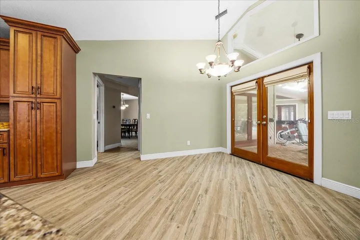 Eat in kitchen area