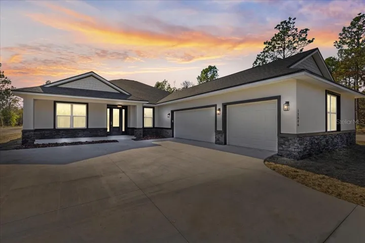 THE TRANQUILITY MODEL-3 CAR GARAGE