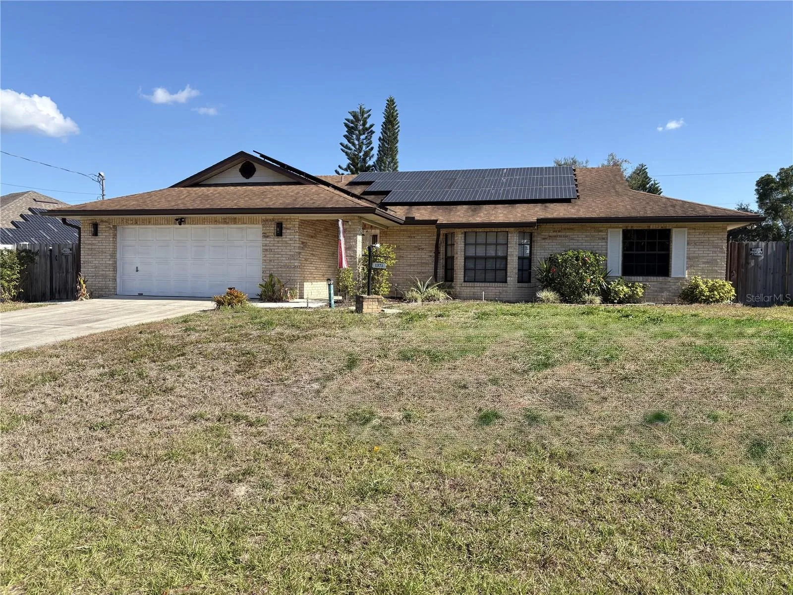 1373 W Portillo Dr