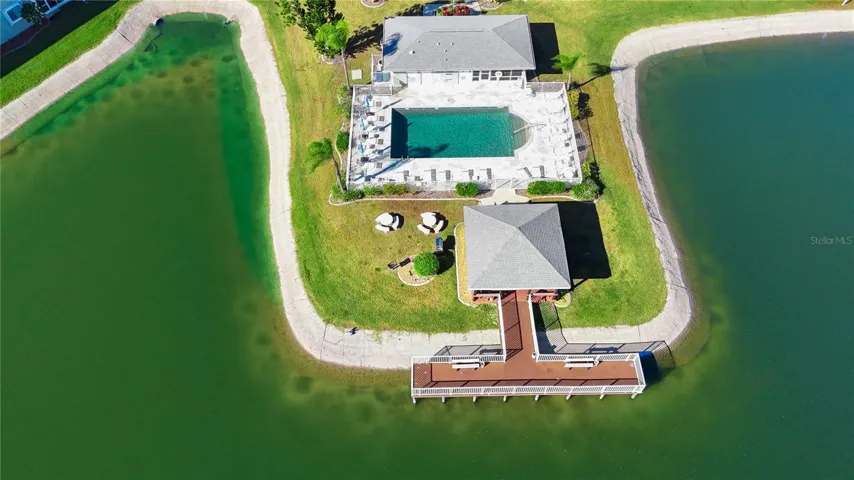 3 Com Pool/Dock