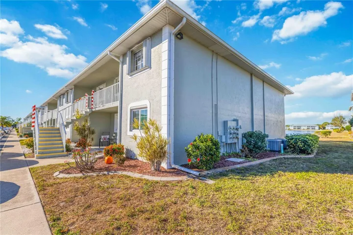 2nd story corner unit