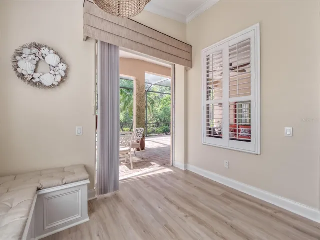 Built-In Bench w/ Storage