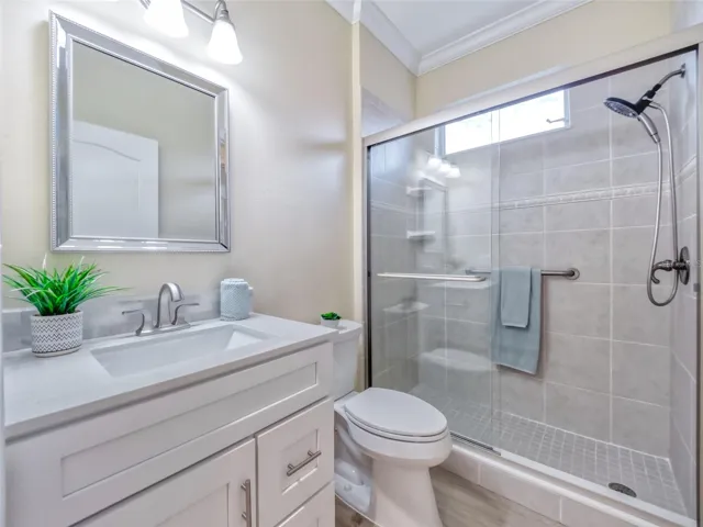 2nd Bath w/ Step-In Shower