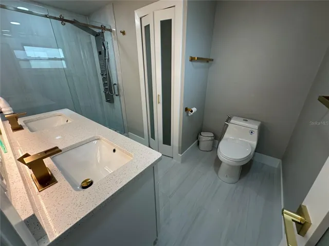Primary ensuite bathroom - view 2.
