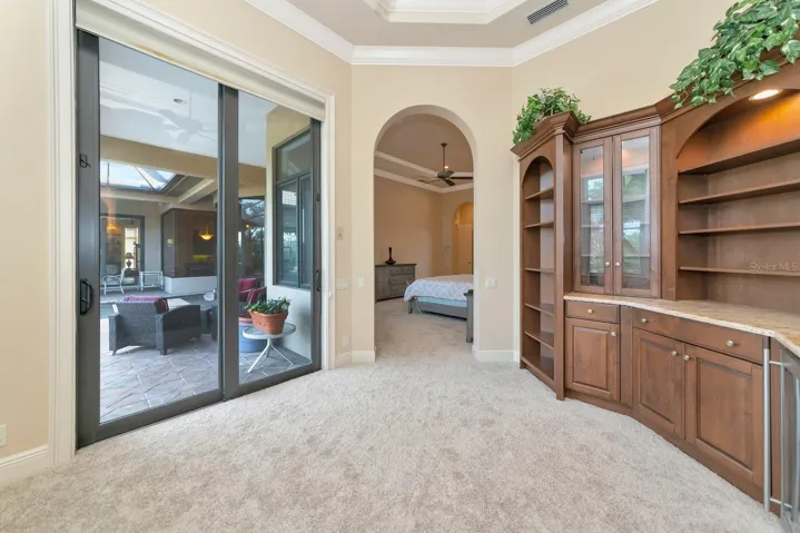 Sitting area off Master
