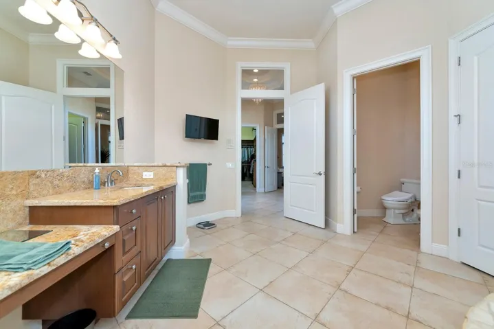 Master Vanity Left side