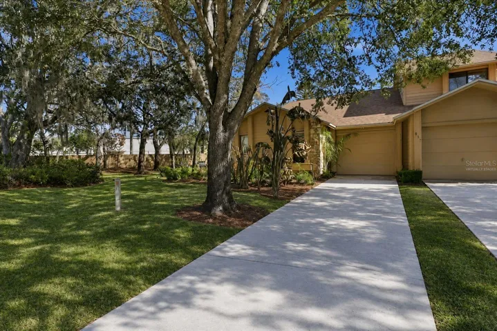 Virtually staged entry walkway
