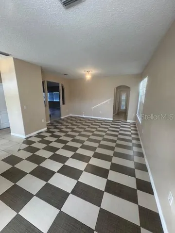 DININGROOM & LIVING AREA