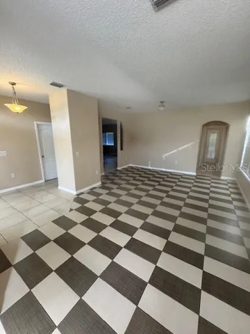 LIVINGROOM & DINING AREA