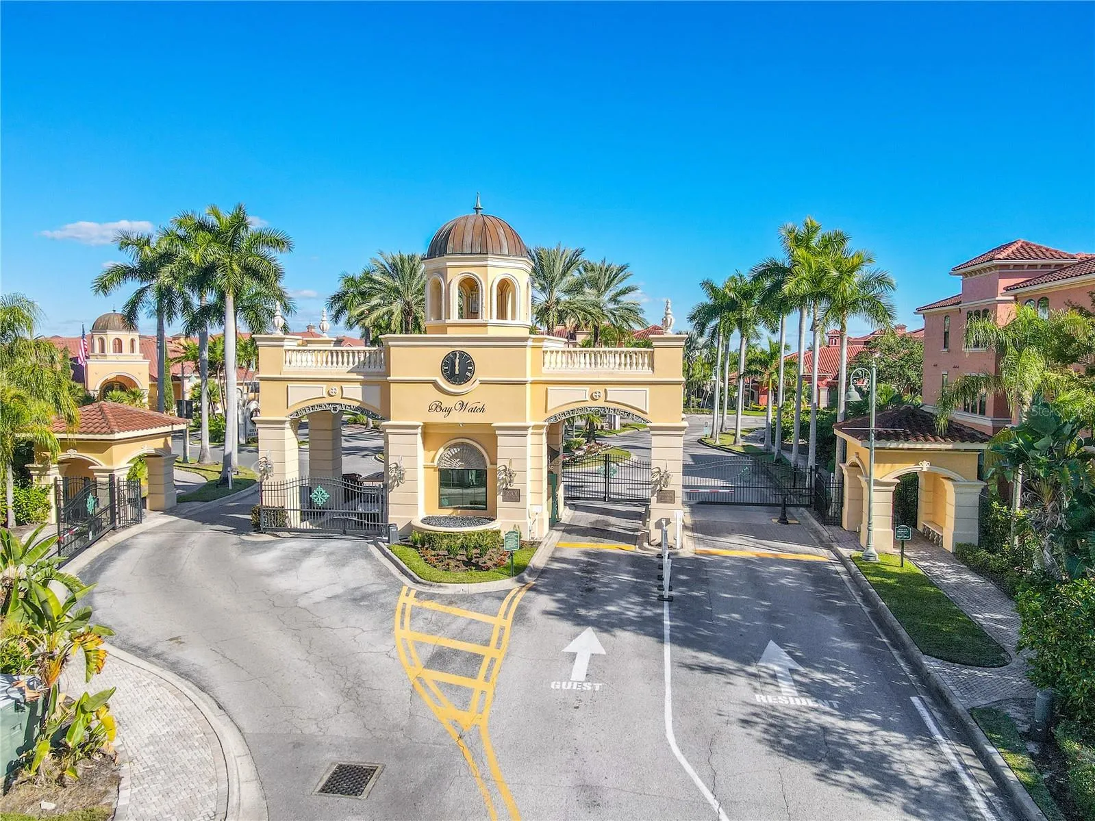 24-hour guard-gated entrance with on-site security, providing both lifestyle &amp; peace of mind.