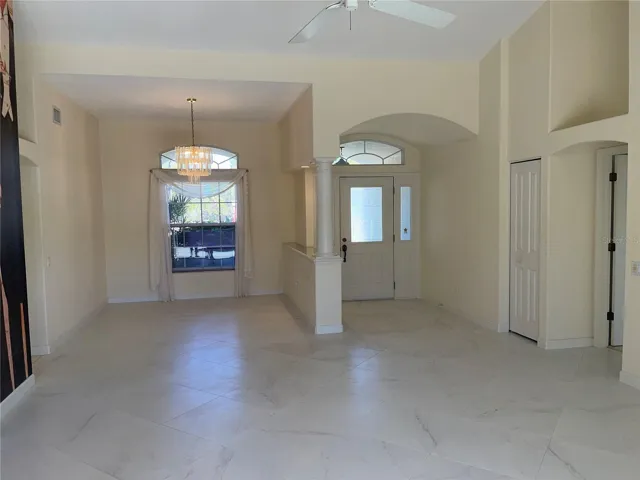 Entryway/Dining Rm