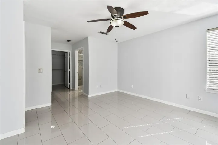 Main floor Primary Bed