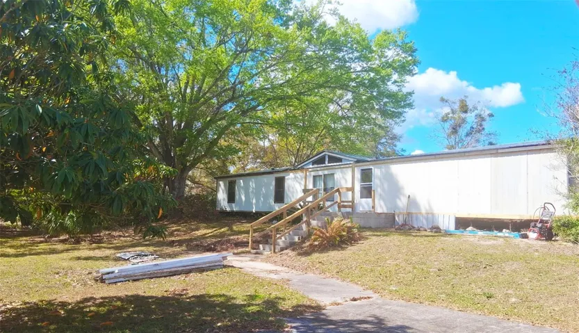 skirting going on. hardi siding is up. new pt wood on top and bottom.