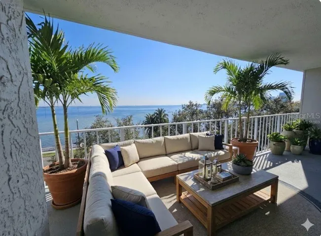 BAYSHORE WATERFRONT! Virtually Staged