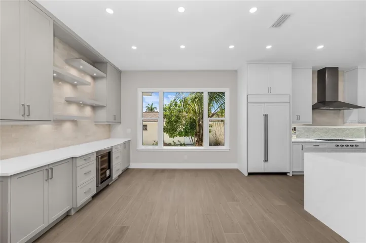 Dining room with serving bar