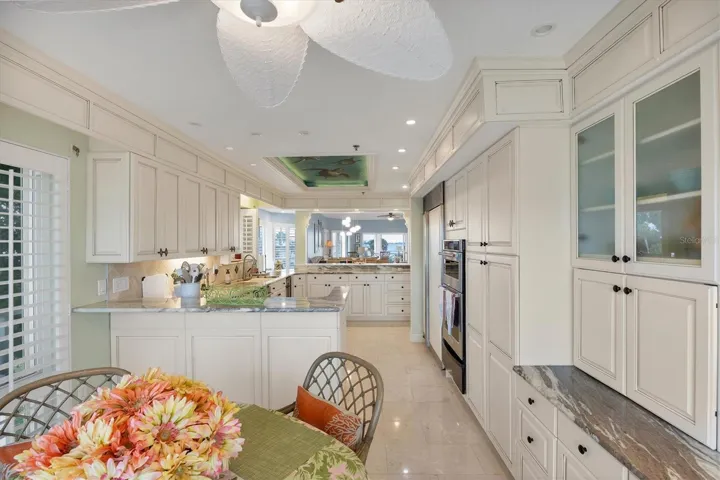 Kitchen & Breakfast Nook