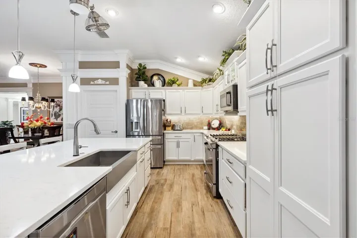 QUARTZ COUNTERTOPS