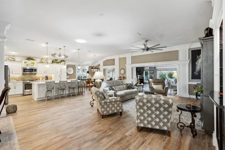 OPEN FLOOR PLAN