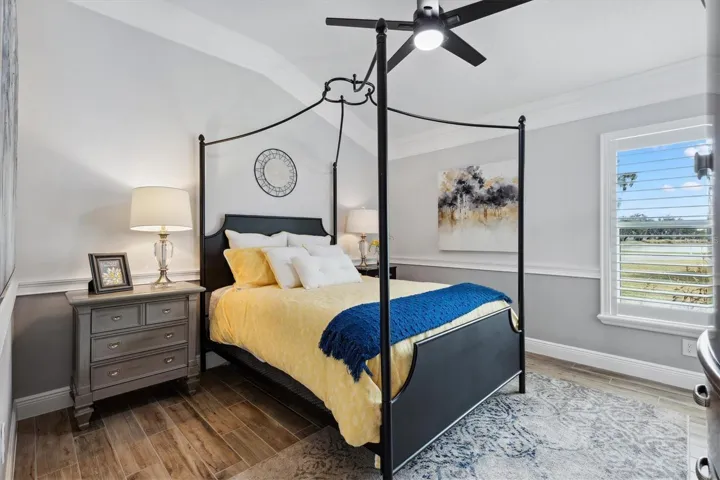 GUEST BEDROOM*POND VIEW
