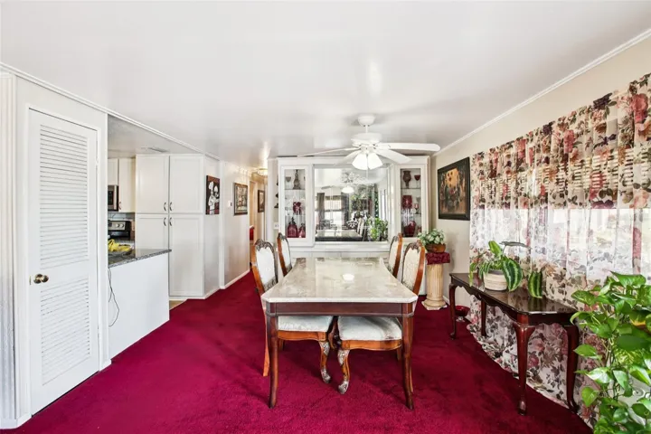 Dining room.