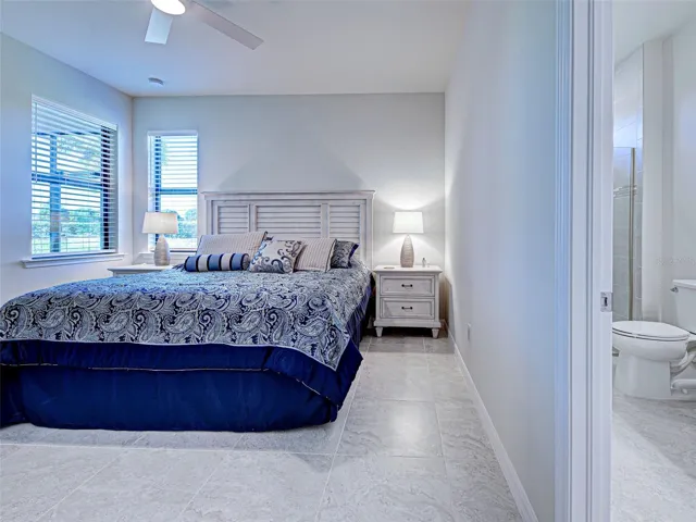 Access to the en suite bathroom