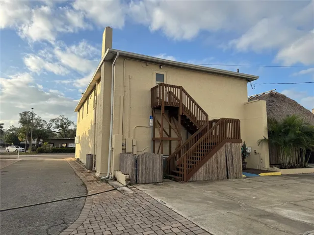 1001 Manatee Ave Exterior