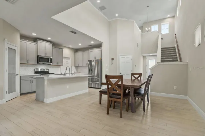 Dinette/Kitchen