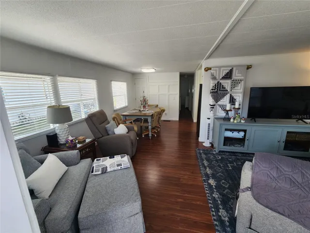 Living Room/Dining Room