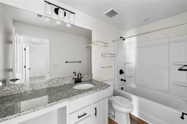 2nd Floor - Guest Bath