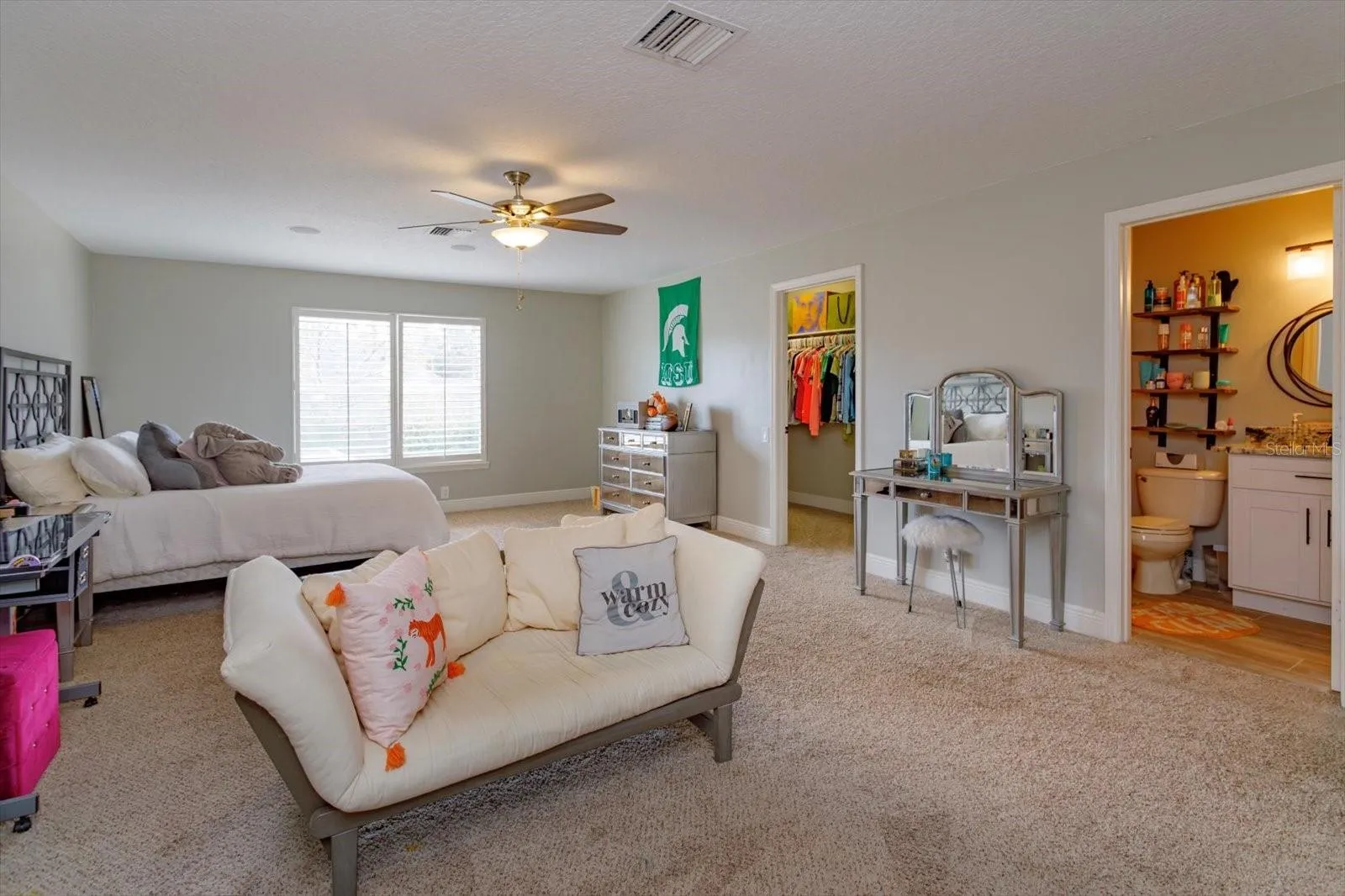 upstairs BR/bonus room