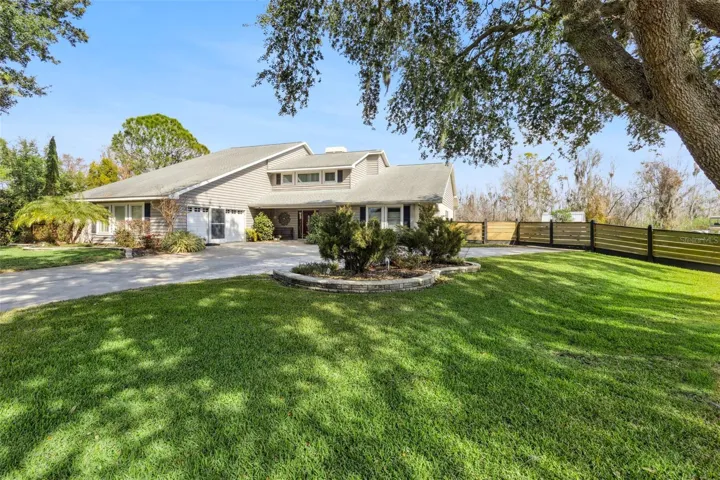 A rare Lake Eustis waterfront retreat
