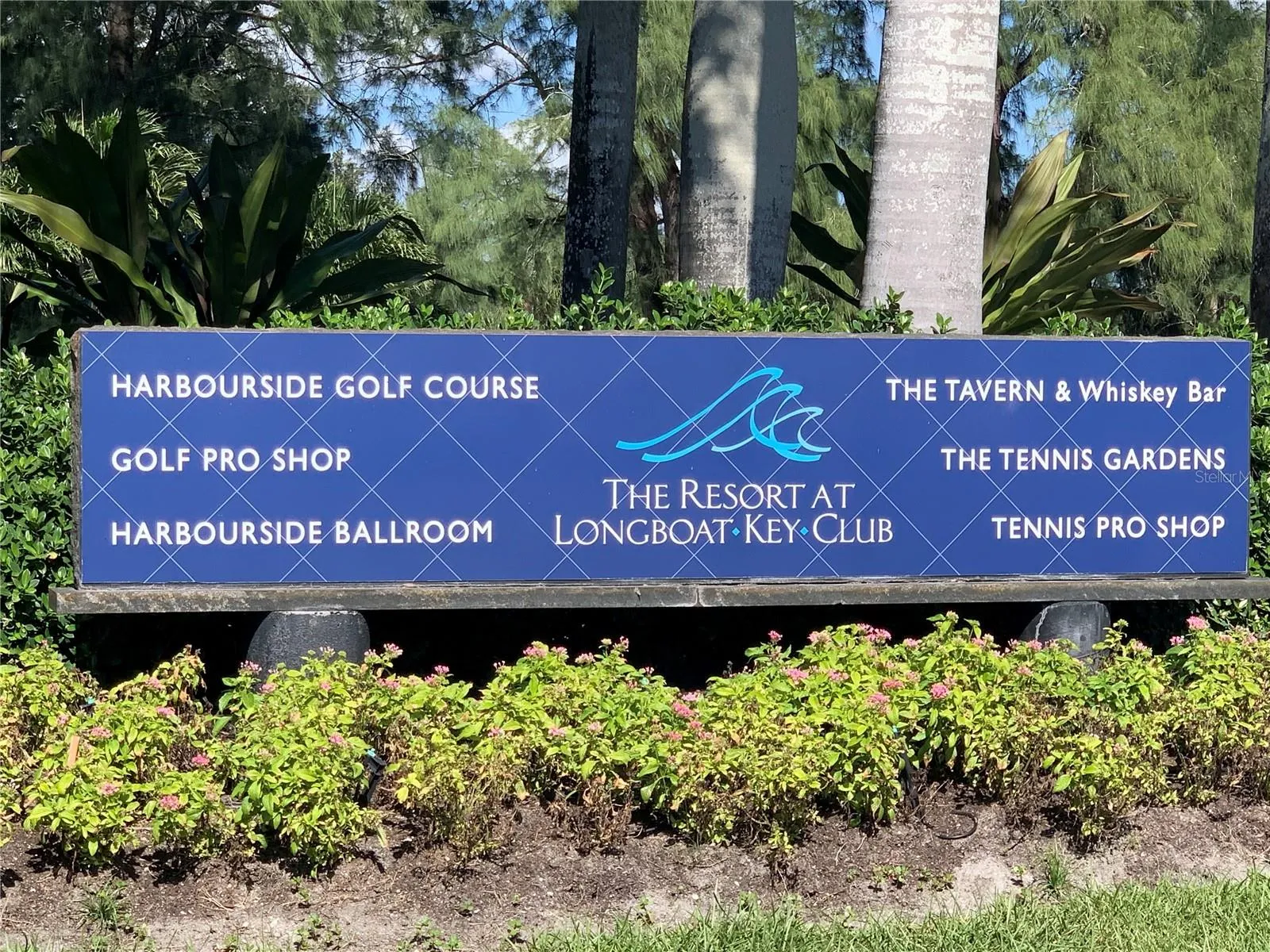 Close proximity to the Longboat Key Club - Tennis, Marina, Club Facilites, and More - Part of Longboat Key Club Membership