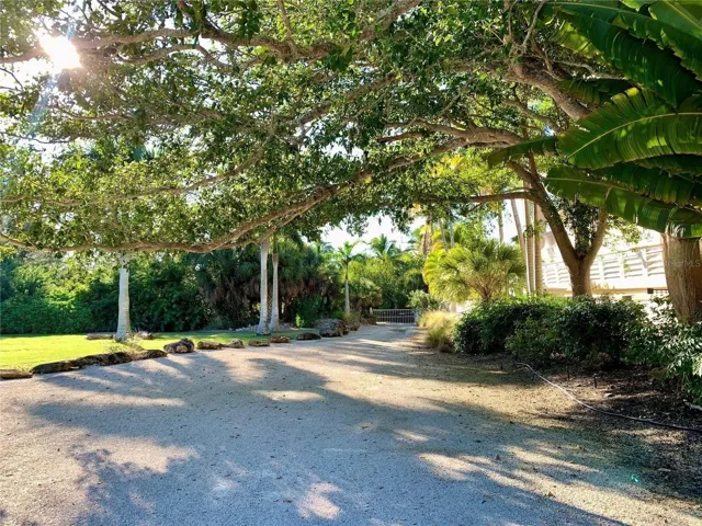Lido Shores private access beach