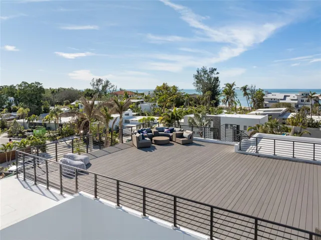 Top rooftop terrace with views of Downtown Sarasota &amp; the Gulf