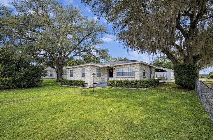 FRONT HOUSE