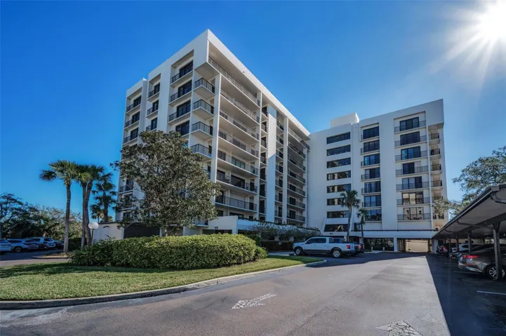 Sunrise, end unit with views on 3 sides!