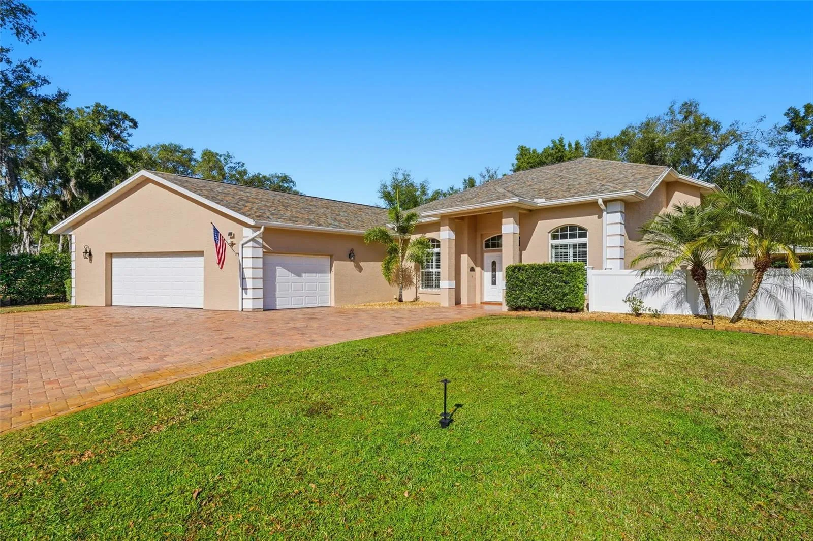 Welcome to 5141 S Pointe Dr, Inverness Fl