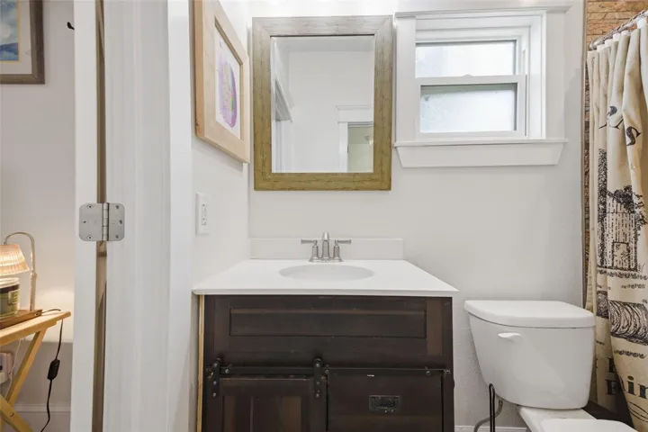 Bathroom 3-Jack & Jill