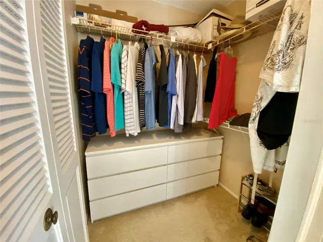 Some people have put a desk in this space