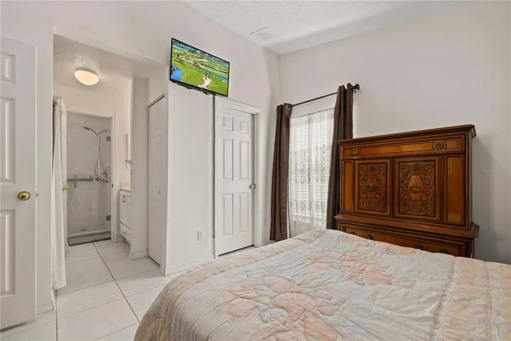 Private Bedroom with Walk In Closet