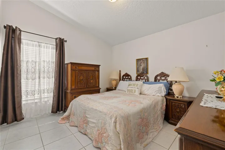 Private Bedroom with Walk In Closet
