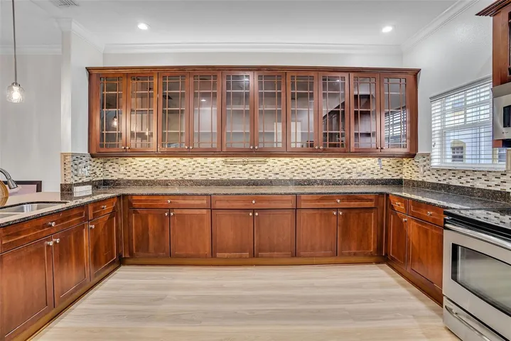 ROOM FOR EXTRA ISLAND IN KITCHEN