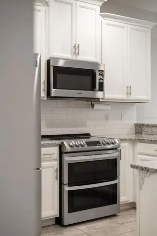Upgraded Double Oven Range and Microwave