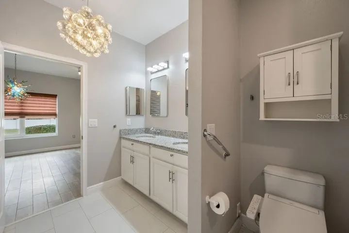 Main Suite Bidet with Heat and Drying Functions