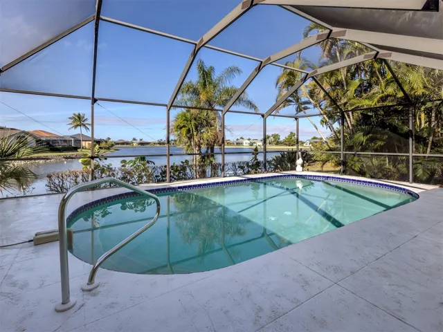 Beautiful westerly views over Heron Lake!