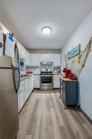 Extended countertop space and open layout enhance both prep and storage options, making it easy to cook and entertain.