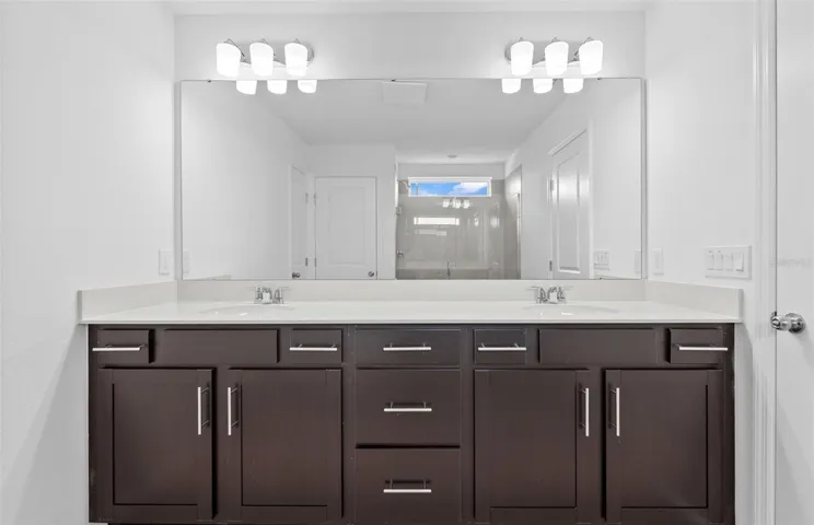 Owner's Bath w/Dual Sinks