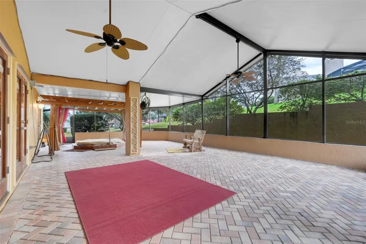 Screened Patio Area
