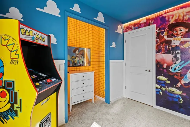 Toy story bedroom