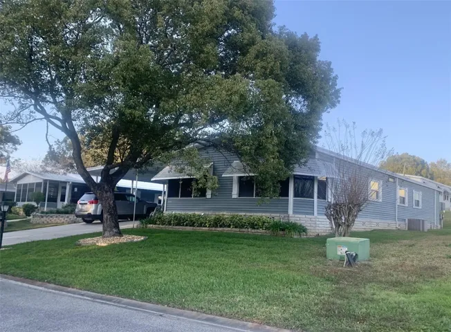 Beautiful Palm Harbor Home 1771 heated sq ft / Lots of living space with 2 bedrooms and 2 full baths. MOVE IN READY Fully Furnished.